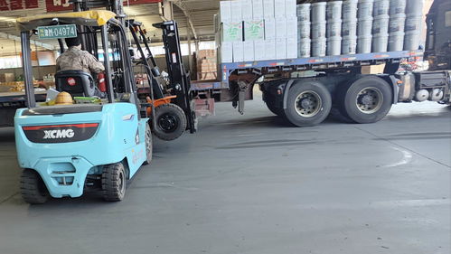 臨邑縣17米5平板貨車拉貨與裝卸搬運一站式服務